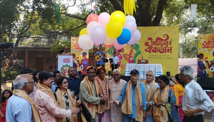 চারুকলার বকুলতলায় ‘বৈচিত্র্যের ঐকতান’