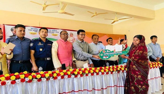 জুড়ীতে প্রধানমন্ত্রীর উপহারের ঘর পেল ১১৭টি পরিবার