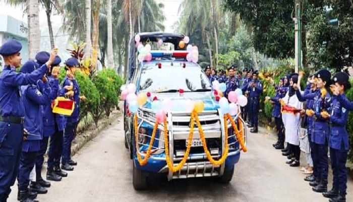 চাঁদপুরে অবসরপ্রাপ্ত পুলিশ সদস্যদের বিদায় সংবর্ধনা