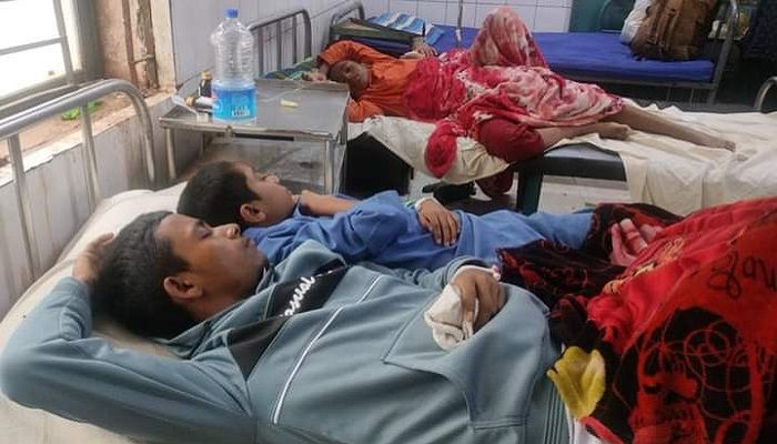 গাইবান্ধায় খাদ‍্য বিষক্রিয়ায় মাদ্রাসার ১৬ শিক্ষার্থী হাসপাতালে