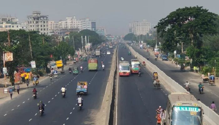 বিএনপির ৪৮ ঘণ্টার অবরোধ চলছে 