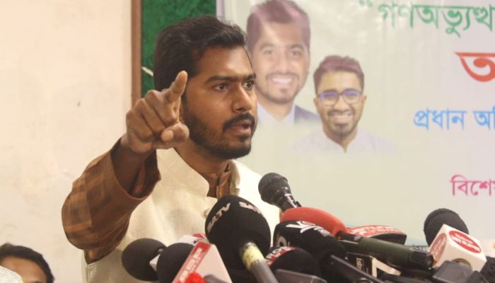 অর্ন্তবর্তী সরকার ও দলগুলো মুখোমুখি গেলে আ.লীগ পুনর্বাসনের সুযোগ পাবে : নুর    