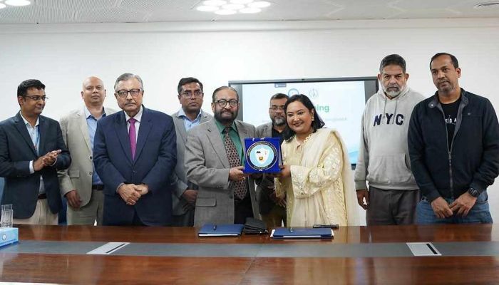 বিনা বেতনে অনার্স করতে পারবেন ৪ বাস্কেটবল খেলোয়াড়!