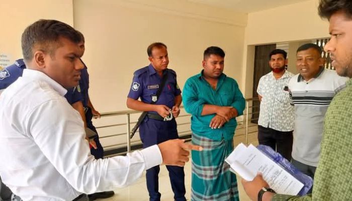 শেরপুরের ঝিনাইগাতী উপজেলায় অবৈধভাবে বালু পরিবহনের দায়ে ট্রাক চালককে অর্থদণ্ড 