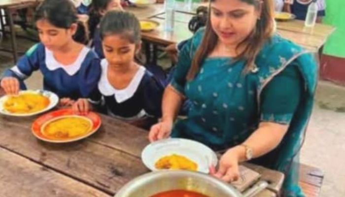সোনারগাঁয়ে ১১৩টি বিদ্যালয়ে 'মিড ডে মিল' উদ্বোধন