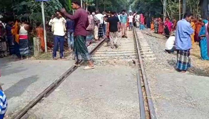 ধান কেটে বাড়ি ফেরা হলোনা শ্রমিক হাবিবুরের; ট্রেন থেকে পড়ে পথেই মৃত্যু