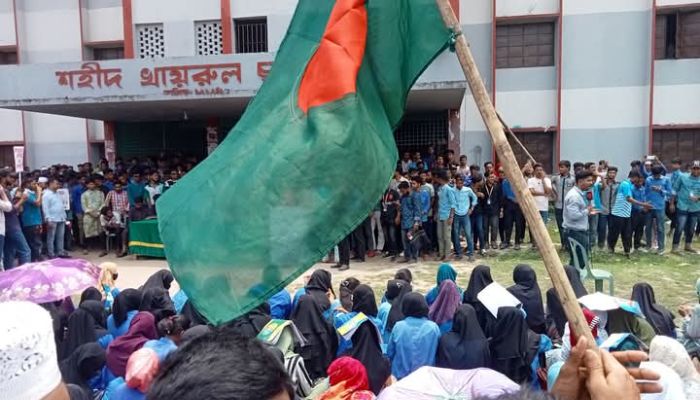 ময়মনসিংহে পলিটেকনিক শিক্ষার্থীদের মহাসমাবেশে চামড়া তুলে নেয়ার হুমকি