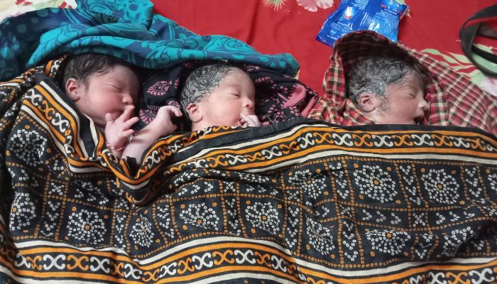 জানতেন ২ সন্তান হবে, জন্ম দিলেন ৩ সন্তান 