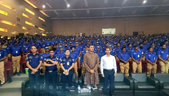 গোপালগঞ্জে প্রশাসনের উদ্যোগে গ্রাম পুলিশ সম্মেলন অনুষ্ঠিত