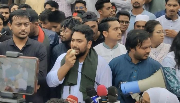  জুলাই সনদ বাস্তবায়ন না হওয়া পর্যন্ত ঘরে ফিরব না: নাহিদ ইসলাম
