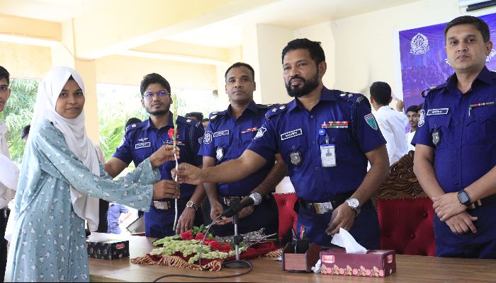 মৌলভীবাজারে নারীসহ পুলিশ কনস্টেবল পদে ২৭ জন