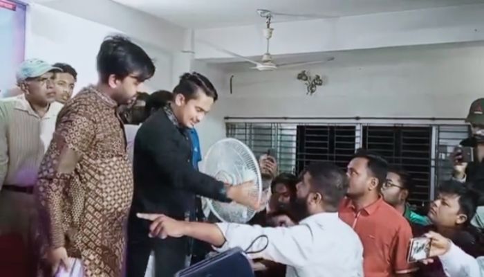 মানিকগঞ্জে এনসিপির সভায় বাগবিতণ্ডা