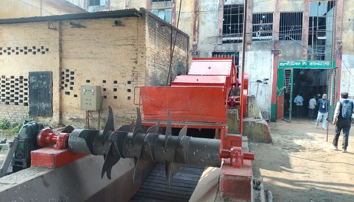 ৬০ বছরের পুরনো মেশিনেই শুরু হচ্ছে আখ মাড়াই 
