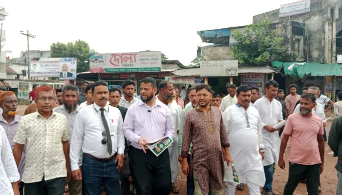 বাগেরহাটে বিএনপির লিফলেট বিতরণ