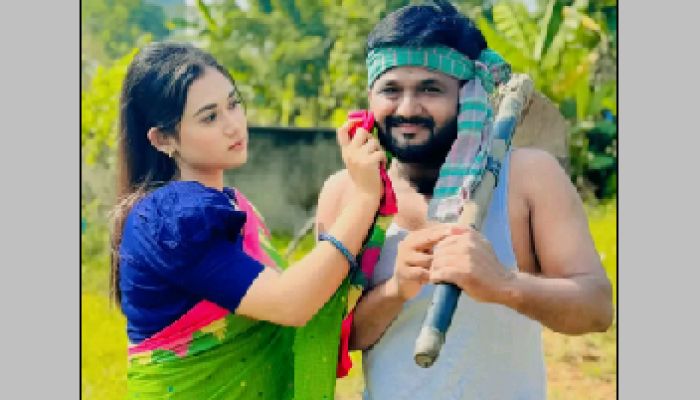 নতুন মুখ তাসনিমকে নিয়ে আকাশ রঞ্জনের ‘পরহেজগার মেয়ে’