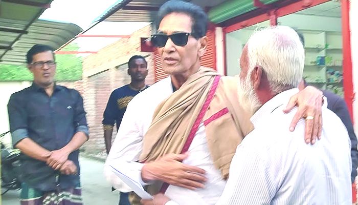 কুষ্টিয়ায় উৎসবমুখর পরিবেশে  অধ্যক্ষ সোহরাব উদ্দিনের গণসংযোগ ও পথসভা