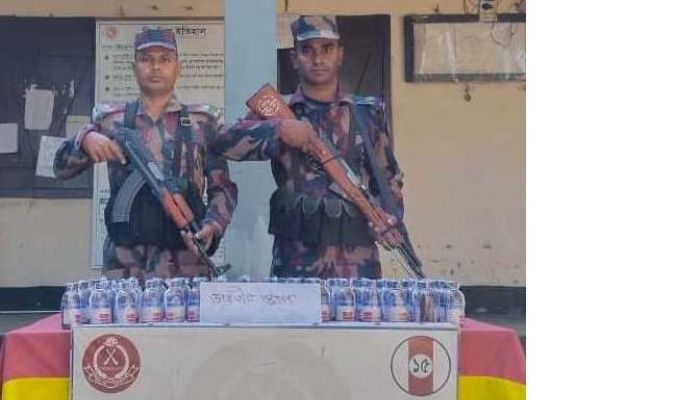 ভারতীয় ইস্কাফ সিরাপ ও গাঁজা জব্দ