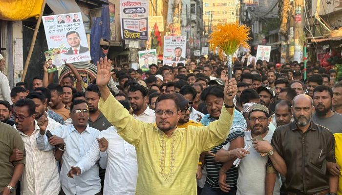 চট্টগ্রাম–৯ আসনে ধানের শীষের পক্ষে আলহাজ্ব আবু সুফিয়ানের লিফলেট বিতরণ ও ব্যাপক গণসংযোগ
