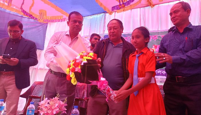 পাহাড়িকা পাবলিক স্কুলে বর্ণিল ‘ক্লাস পার্টি’ উদযাপন