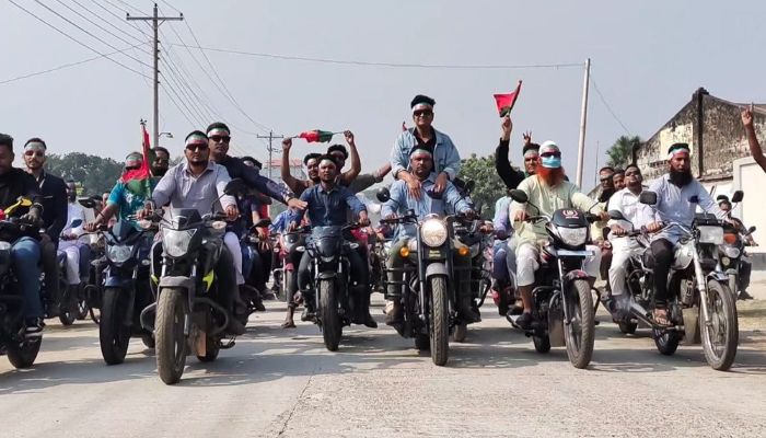 ২ হাজার মোটরসাইকেল নিয়ে হিলিতে বিএনপির শোডাউন