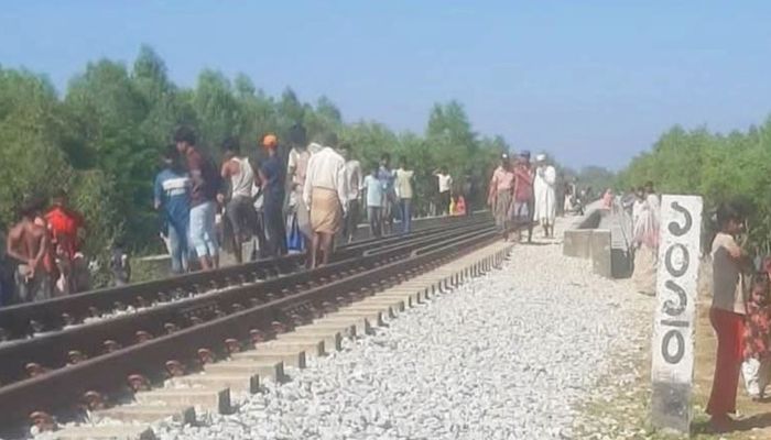 চকরিয়ায় ট্রেনে কাটা পড়ে নারীর মৃত্যু