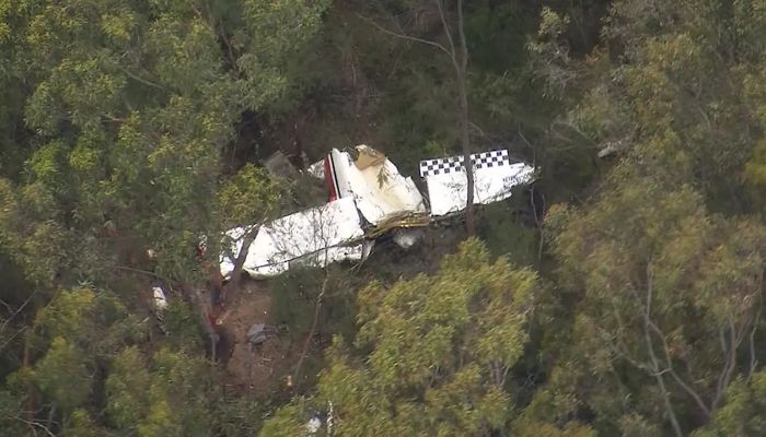 মাঝ আকাশে ২ বিমানের মুখোমুখি সংঘর্ষ