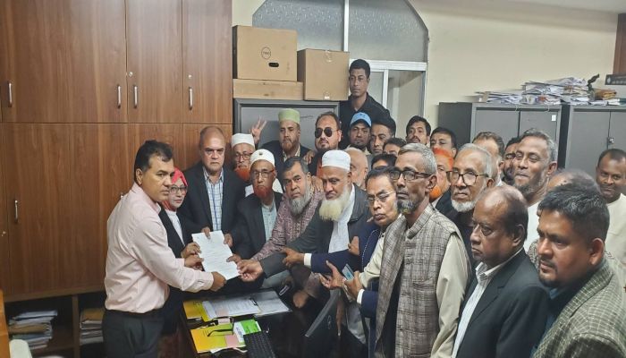 চট্টগ্রাম-৪ আসনে লায়ন আসলাম চৌধুরীর পক্ষে মনোনয়নপত্র সংগ্রহ