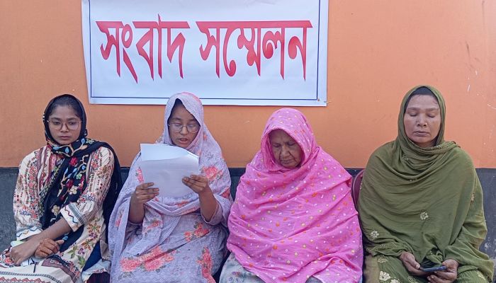 বড়াইগ্রামে চাঁদা না দেওয়ায় ব্যবসায়ীকে মারপিটের  সংবাদ সম্মেলন