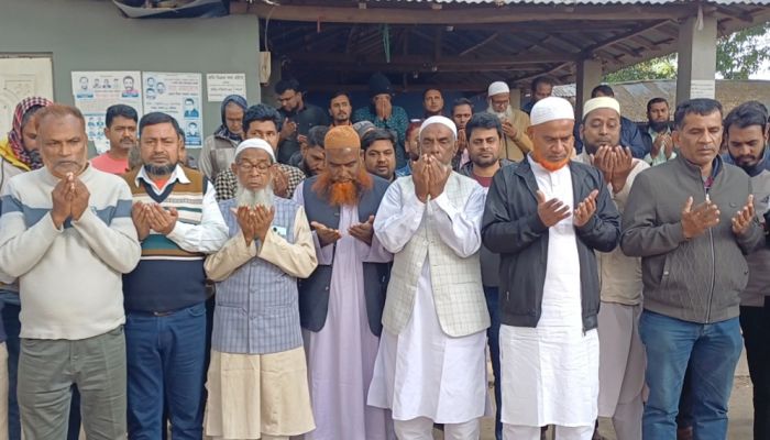 খালেদা জিয়ার রোগমুক্তি কামনায় তানোর দলিল লেখক সমিতির দোয়া মাহফিল 