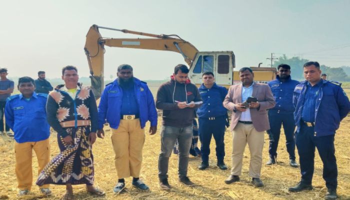 তানোরে ফসলি জমির মাটি কাটার অপরাধে ৫০ হাজার টাকা জরিমানা