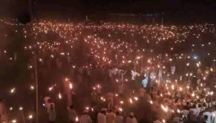 বুড়ি তিস্তা নদী খনন প্রকল্পের প্রতিবাদে ডিমলায় মশাল মিছিল