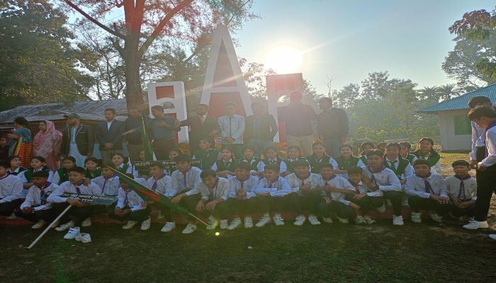 রাজস্থলীতে বিজয় দিবসে শহীদ স্মৃতিসৌধে জুতা পায়ে ছবি তোলা নিয়ে ক্ষোপ সৃষ্টি