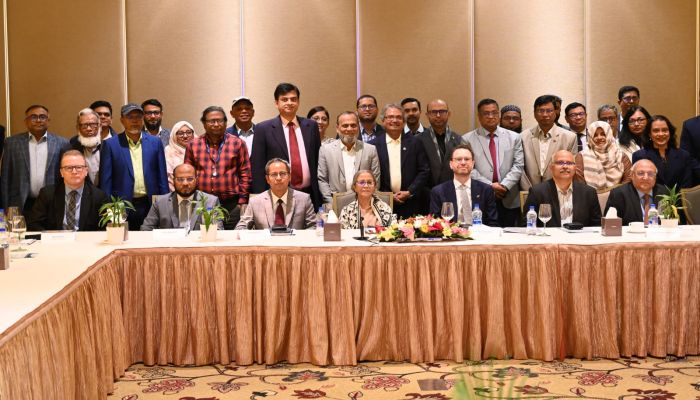 অ্যান্টিবায়োটিকের অপব্যবহার রোধে  জিরো টলারেন্স নিশ্চিত করতে হবে – মৎস্য ও প্রাণিসম্পদ উপদেষ্টা