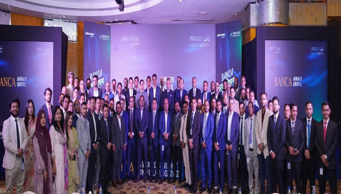 ব্যাংকাসুরেন্স ক্যাম্পেইন বিজয়ীদের এয়ার টিকিট দিলো ব্র্যাক ব্যাংক ও প্রগতি লাইফ ইন্স্যুরেন্স