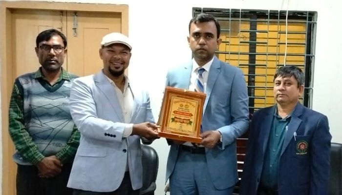 টাইফয়েড টিকাদানে অসামান্য অবদানে গাইবান্ধা পৌরসভাকে সম্মাননা