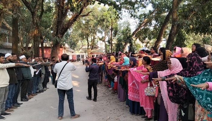 হাতীবান্ধা উপজেলায় প্রাথমিক শিক্ষকদের শাটডাউন কর্মসূচি পালিত