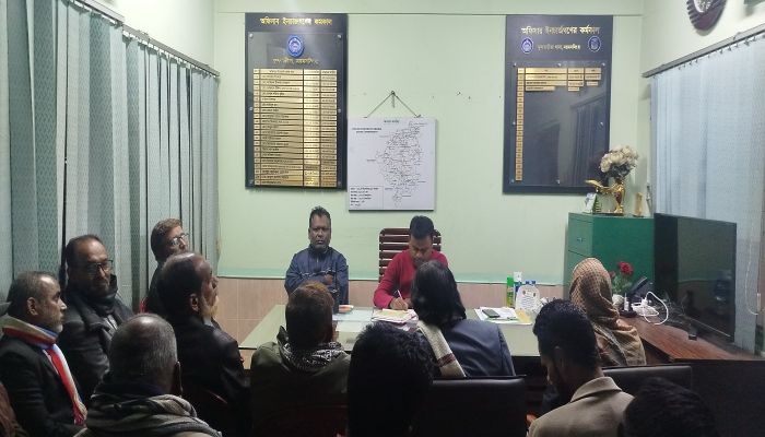  ফুলবাড়িয়া সাংবাদিকদের সাথে নবাগত ওসির মতবিনিময়