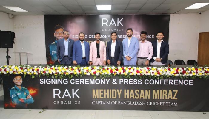 মিরাজের সঙ্গে ব্র্যান্ড অ্যাম্বাসেডর চুক্তি বাড়াল আরএকে সিরামিকস