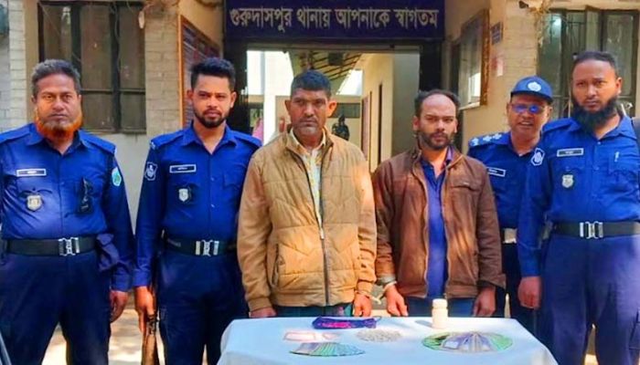 গুরুদাসপুরে ৩০ মামলার আসামী মাদক সম্রাট ভম্বু গ্রেফতার 