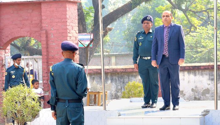 গোপালগঞ্জ জেলা কারাগার পরিদর্শন করলেন নবাগত জেলা ম্যাজিস্ট্রেট মো. আরিফ -উজ-জামান 