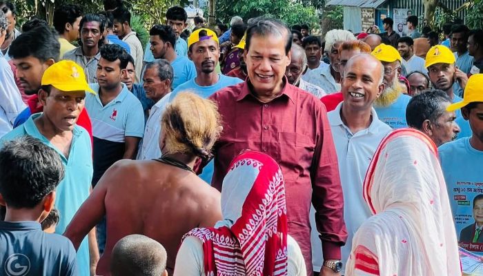 গোপালগঞ্জ-১ আসনে স্বতন্ত্র প্রার্থী আনিসুল ইসলাম মনোনয়ন ফরম সংগ্রহ করেছেন