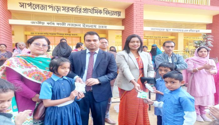 রাঙ্গুনিয়ায় প্রাথমিক বিদ্যালয়ে স্কুল মিল্ক ফিডিং কর্মসূচির উদ্বোধন