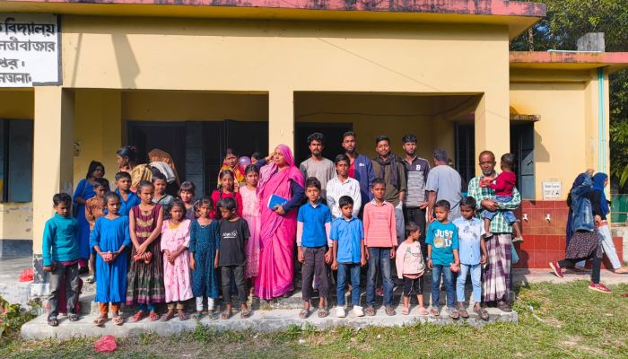 কাবিনের জমিতে প্রতিষ্ঠিত বিদ্যালয়ের প্রধান শিক্ষকের শেষ কর্মদিবস