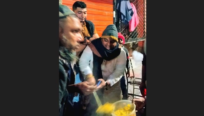 সাবেক প্রধানমন্ত্রী বেগম খালেদা জিয়ার আত্মার মাগফিরাত কামনা তবারক বিতরণ 