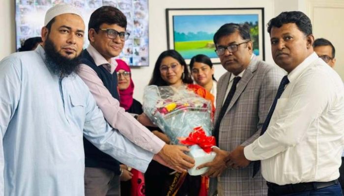 প্রেসিডেন্সি ইউনিভার্সিটিতে অ্যাডজাঙ্কট ফ্যাকাল্টি হিসেবে যোগ দিলেন বুয়েটের অধ্যাপক আশিকুর রহমান