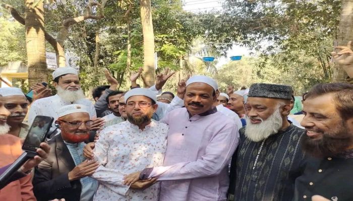  প্রতিদন্দ্বী জামায়াত প্রার্থীর সঙ্গে আসলাম চৌধুরীর সৌজন্য সাক্ষাৎ