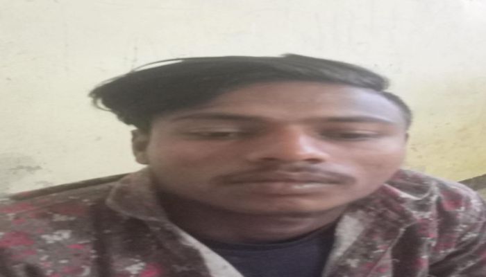 ভুয়া পরিচয়পত্র দিয়ে অন্যের ভোট দিতে গিয়ে আটক ১