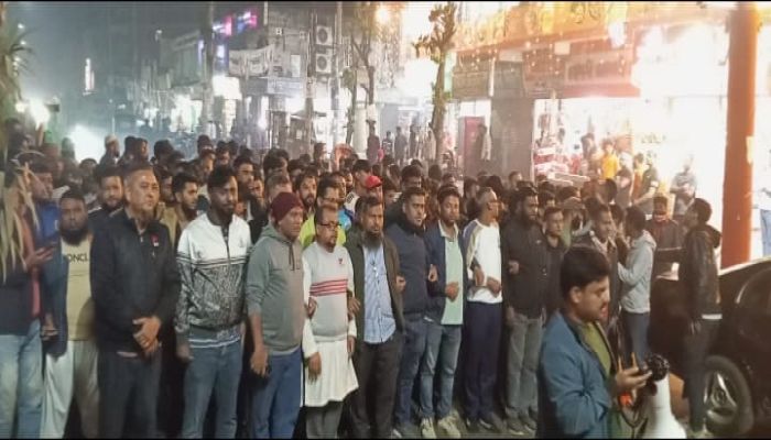 ‎ফেনী শহরের একাডেমি সড়কে ধানের শীষ মার্কার সমর্থনে মিছিল