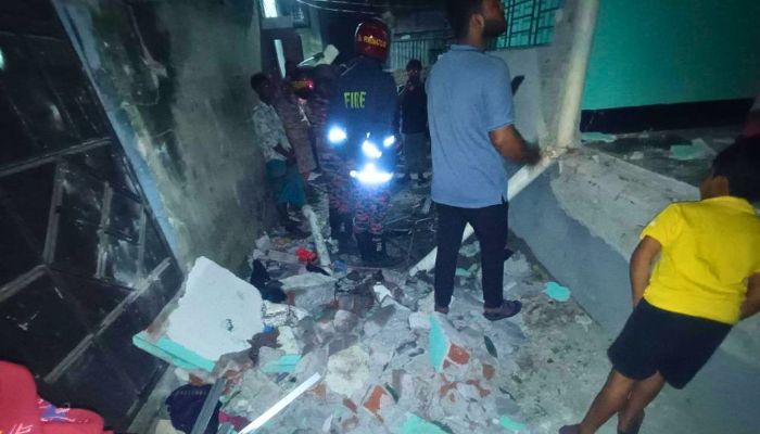 দাউদকান্দিতে জমে থাকা গ্যাস বিস্ফোরণে নারী-শিশুসহ দগ্ধ ৪