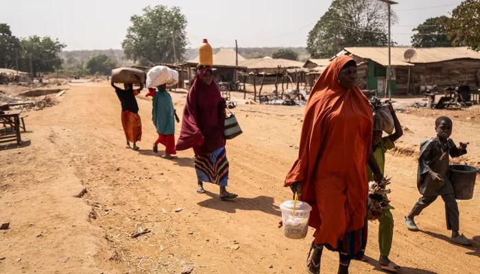 মোটরসাইকেলে এসে গ্রামবাসীকে ব্রাশফায়ার, নিহত ৫০